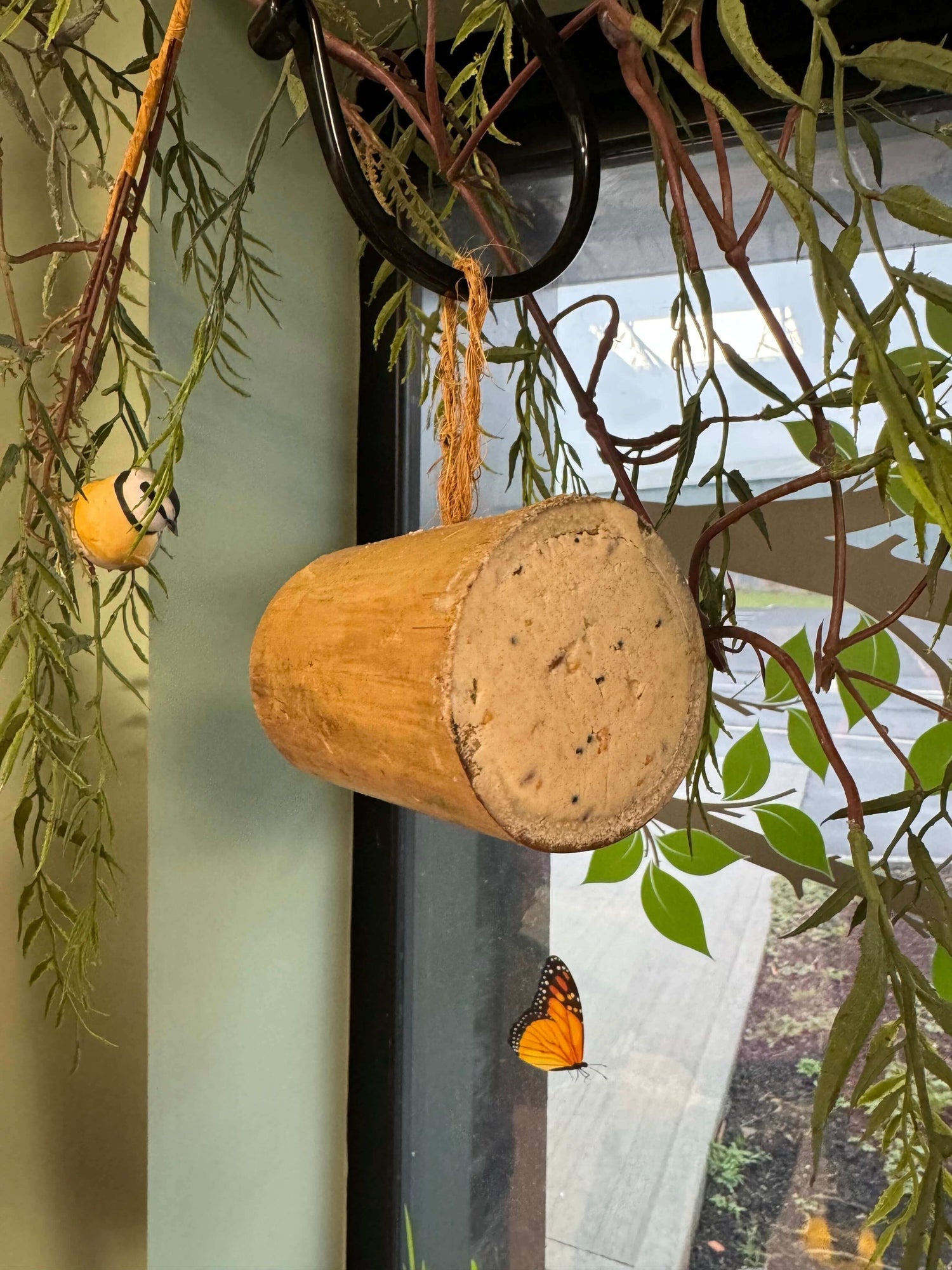 Suet filled bamboo, simple to use and great for all year feeding, give your garden birds a helping hand during the winter months. 